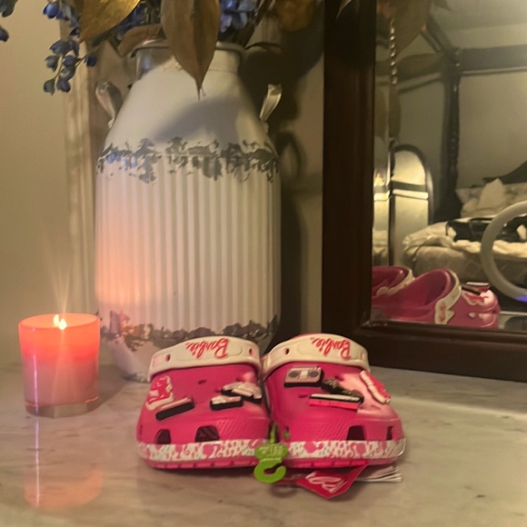 Limited Edition Barbie Croc. - Picture 2 of 5